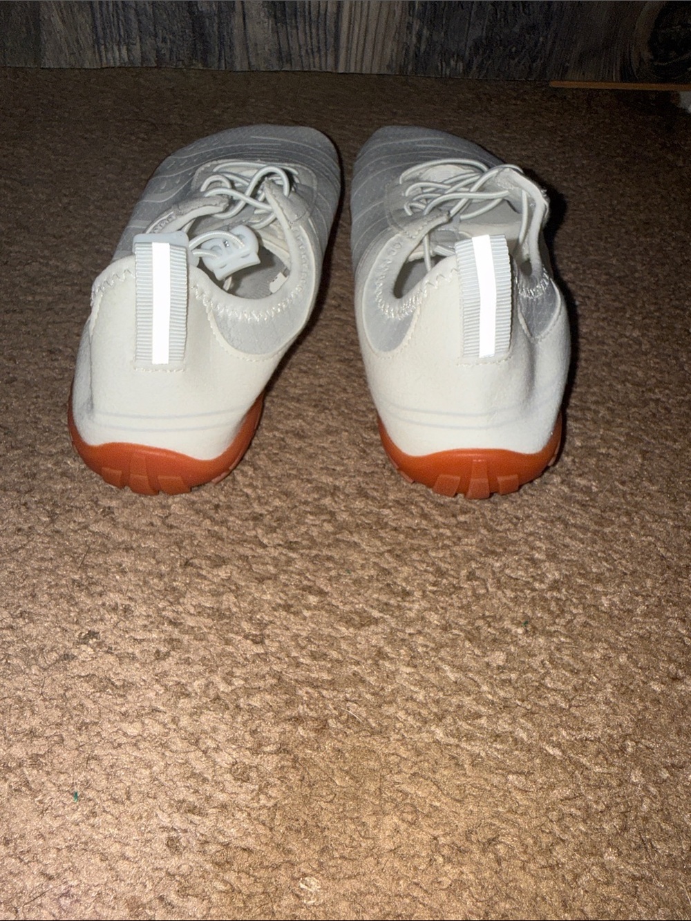 Women’s/Men’s White Comfortable Minimalist Trainer with Gum Sole - Picture 7 of 7
